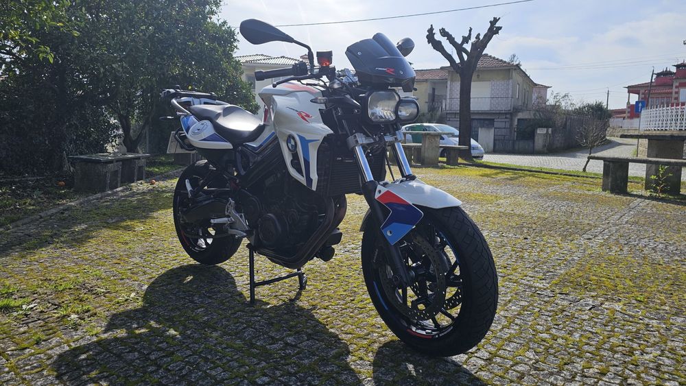 Bmw g800 R  look M sport