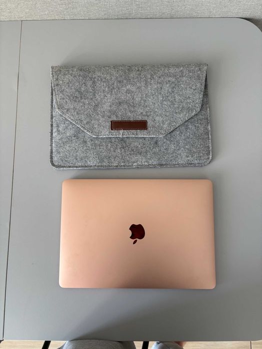 MacBook air m1 8gb, ідеальний стан, 100% батареї. +чохол у подарунок.