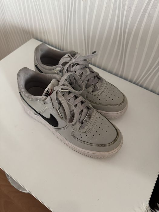 Кроссовки Nike серые классные
