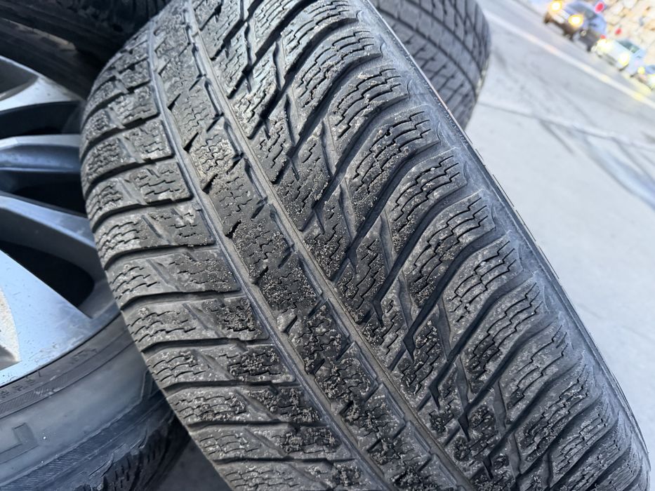 Диски R20 Mercedes + 275/50/20 Nokian зимова