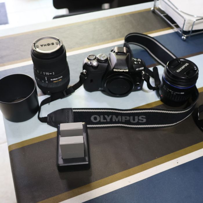 Camera olympus E-400 com duas lentes