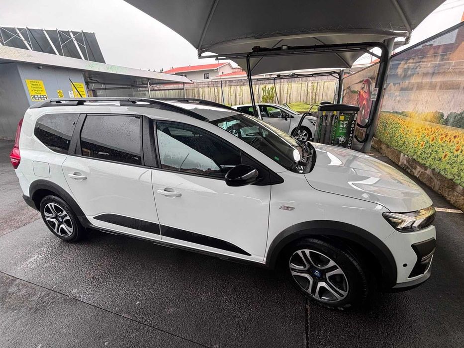Dacia Jogger 7 Lugares Comfort Bi-Fuel Gasolina/GPL — 142.000 km