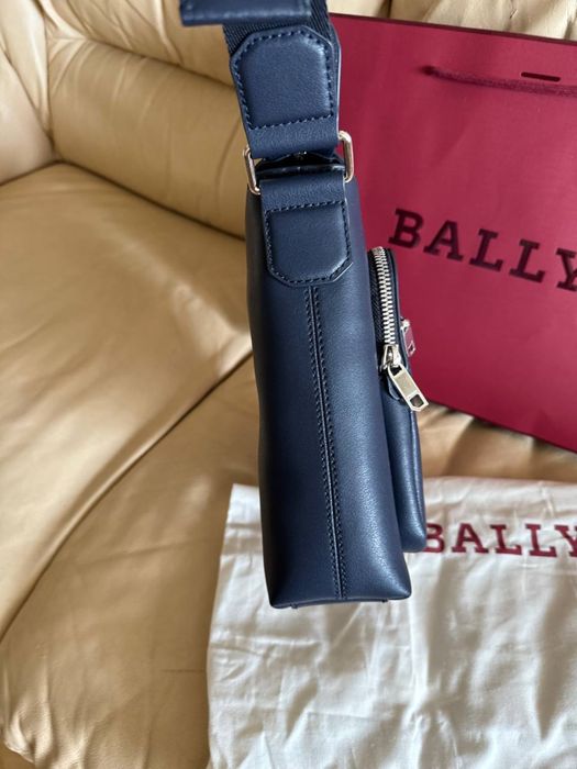 Кожаная сумку Bally