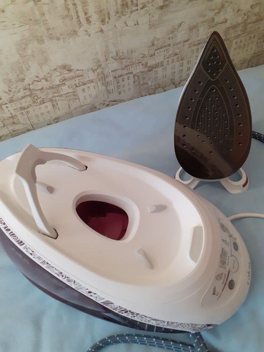 Утюг с парогенератором Calor GV9560.