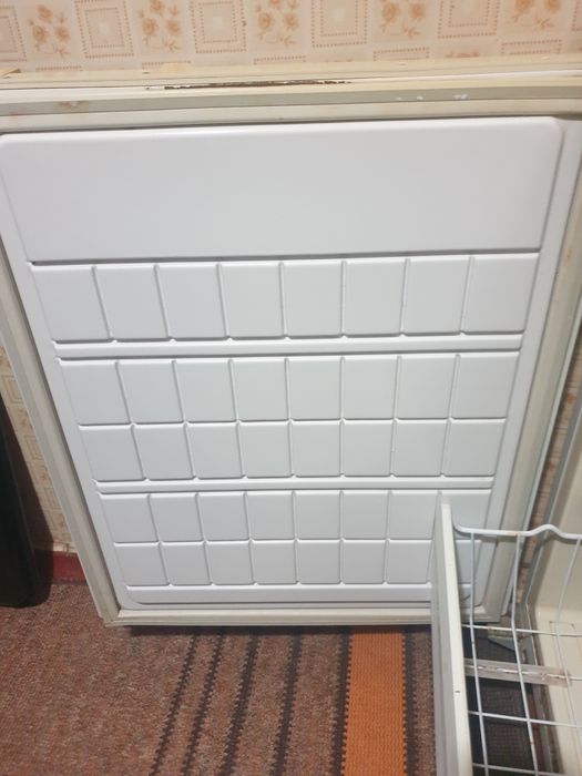 Недорогий працюючий б/в двокамерний холодильник Мінськ 128