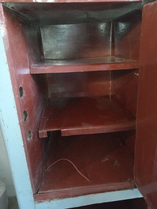 Продам сейф металлический