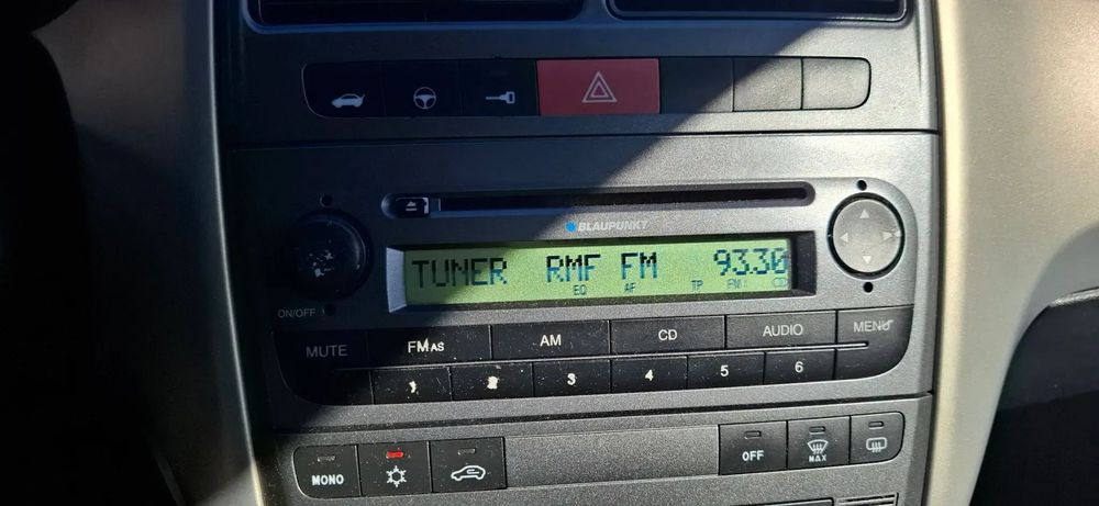 FIAT GRANDE PUNTO 05-10 RADIO CD BLAUPUNKT