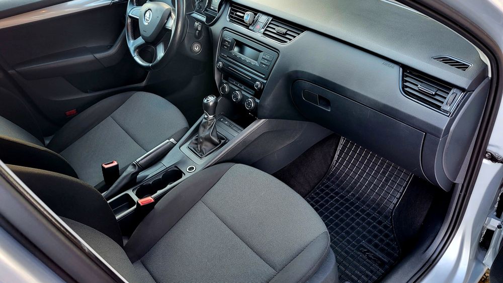 Skoda Octavia lll Benzyna Klimatyzacja  stan bardzo dobrym.