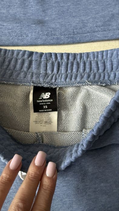 Продам спортивный костюм new balance