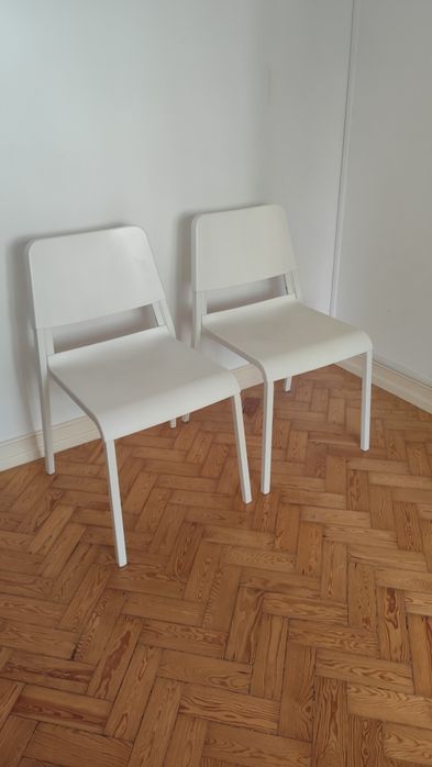 2 Cadeiras IKEA brancas
