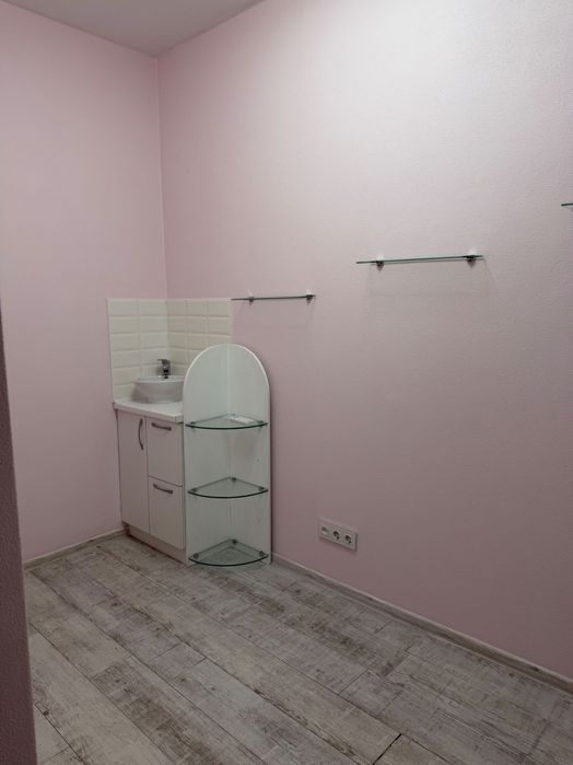 Оренда кабінету в салоні .