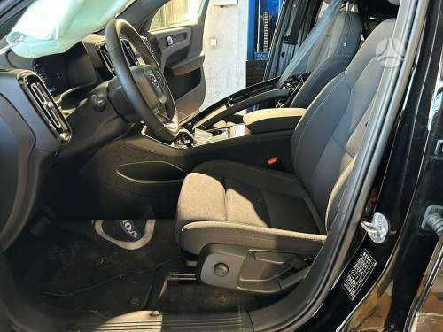 Капот та інше Volvo C40 розборка