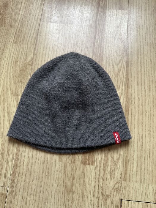 Шапка levi’s б/у