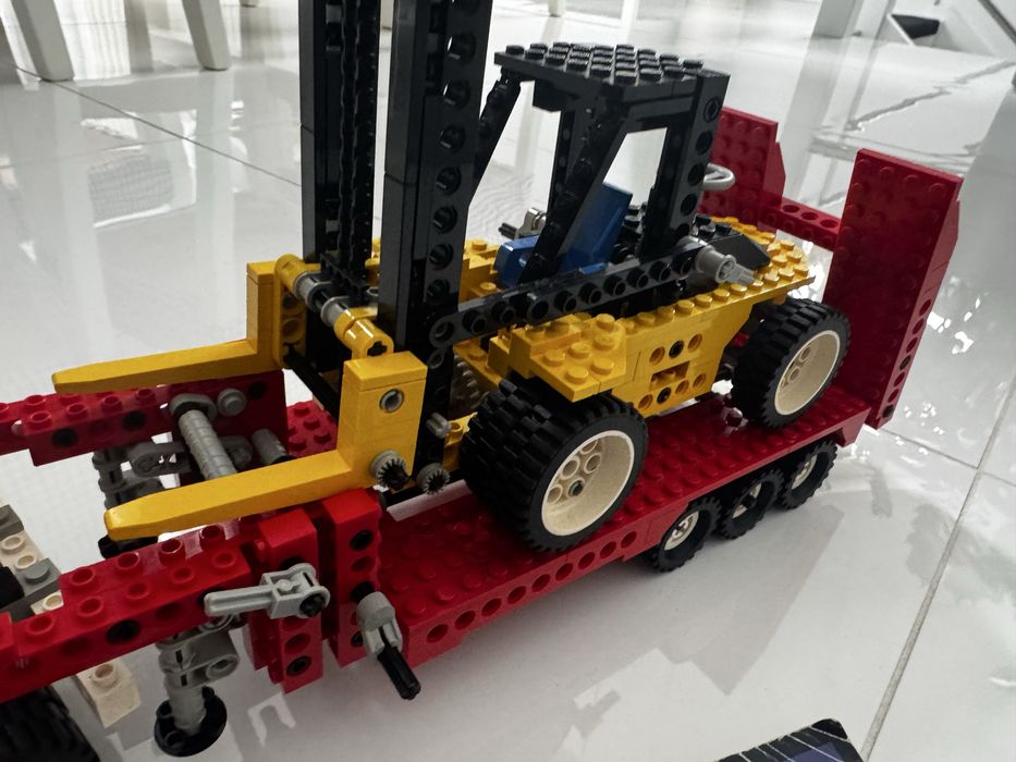 Lego Technic 8872 Forklift Transporter
