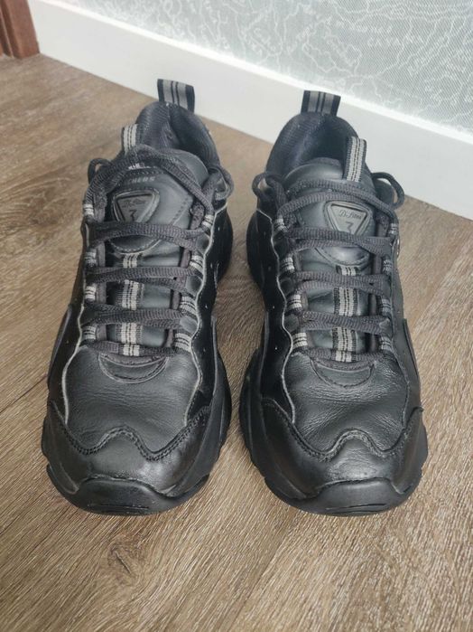 Кроссовки Sketchers,38 размер,кожа.