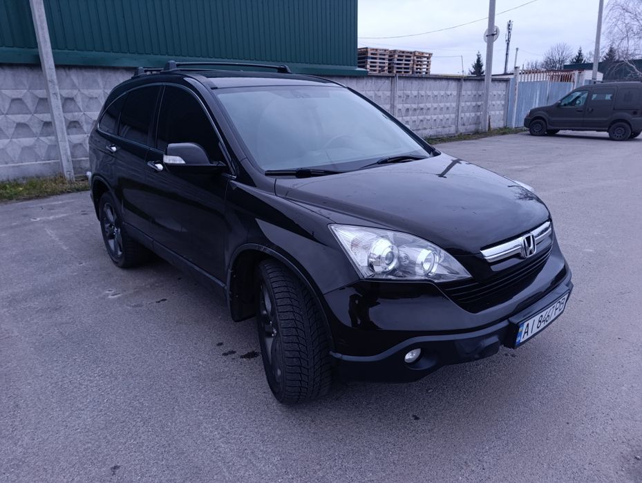 Продам власне авто пригнано зі Швейцарії в 23р збережений гарний стан як візуально так і технічно .Колір на сонці переливається темно коричневим металіком.Двигун,ходова без проблем,без корозій,оброблена,встановлена андроїд магнитола,фаркоп.Нова зимова  резина.