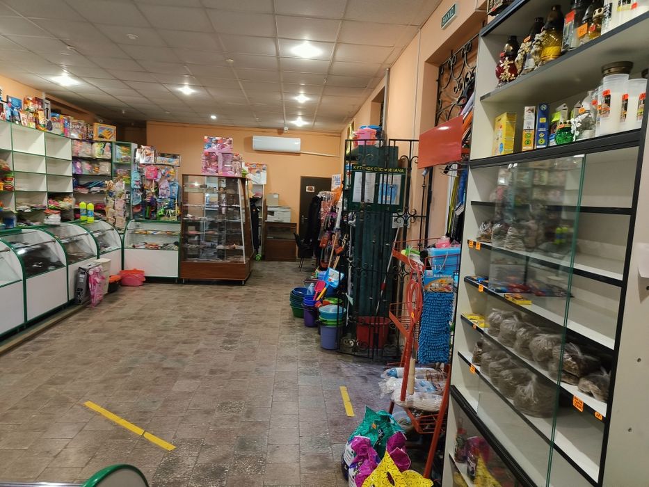 Продам,обміняю  магазин промислових товарів 80,1м/2 в смт.Благодатне