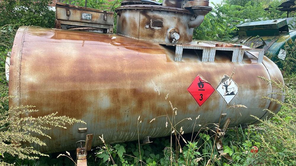 Цистерна, бочка, ємність