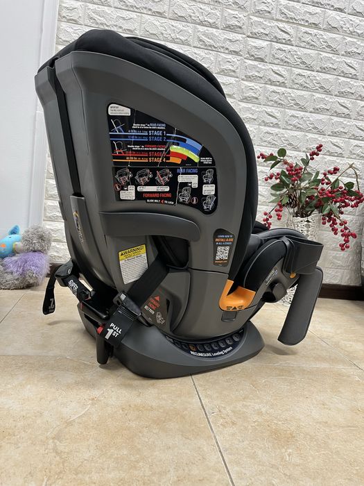 Автокрісло Chicco Fit4 Група 0+/1/2/3 (1.8-45 кг) автокресло