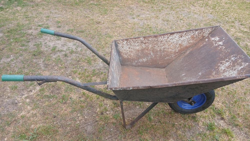 Taczka metalowa ogrodowa budowlana