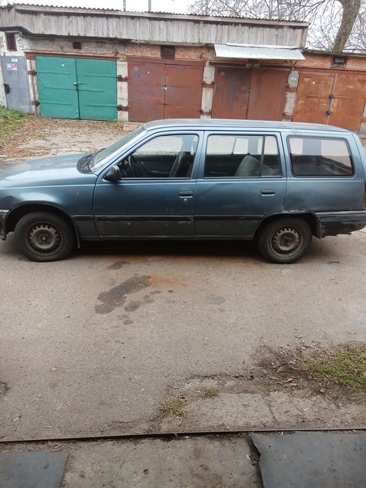 Продам Опель Кадет универсал