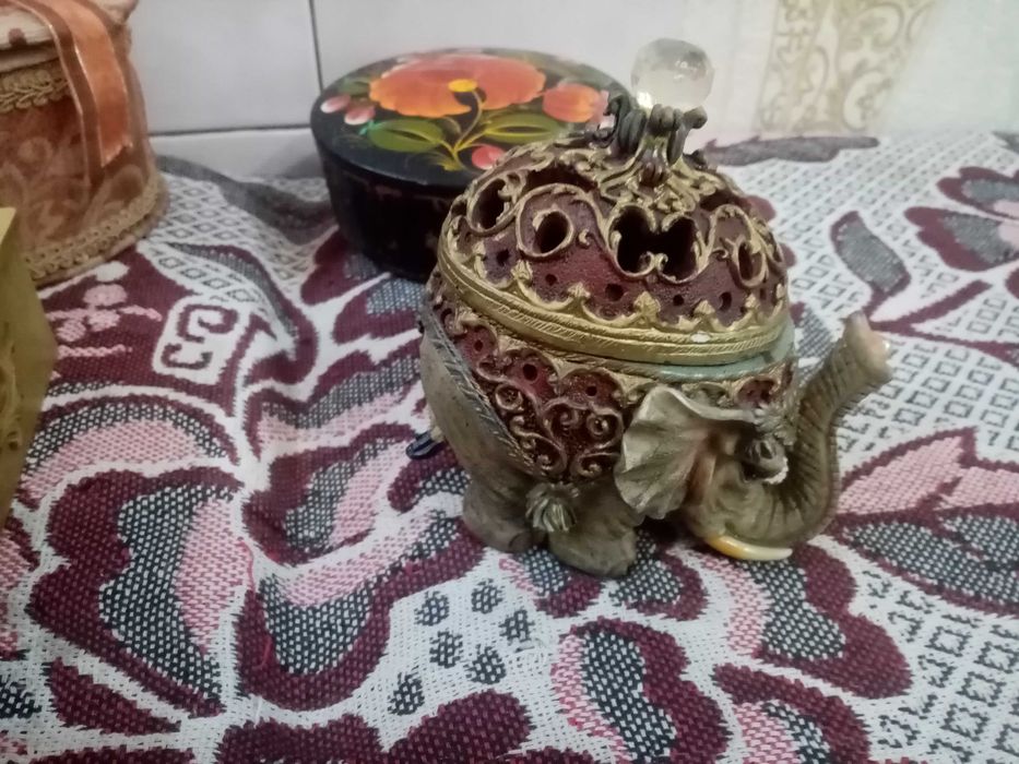 Четыре шкатулки одним лотом