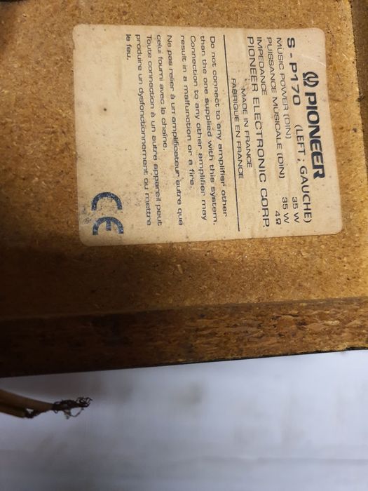 2 colunas Pionner de 35 W