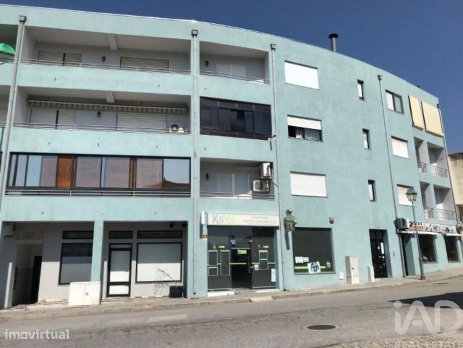 Loja / Estabelecimento Comercial em Valpaços e Sanfins de 260,00 m2