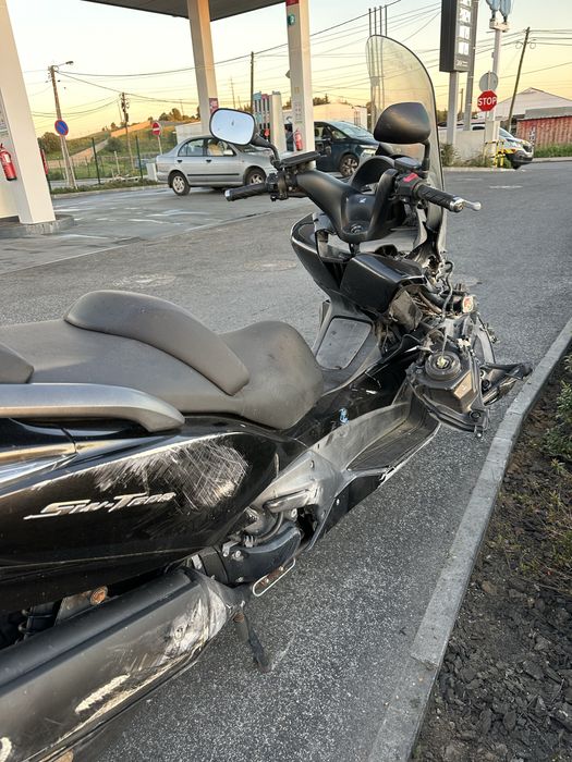 Honda Silverwing 600 para salvados