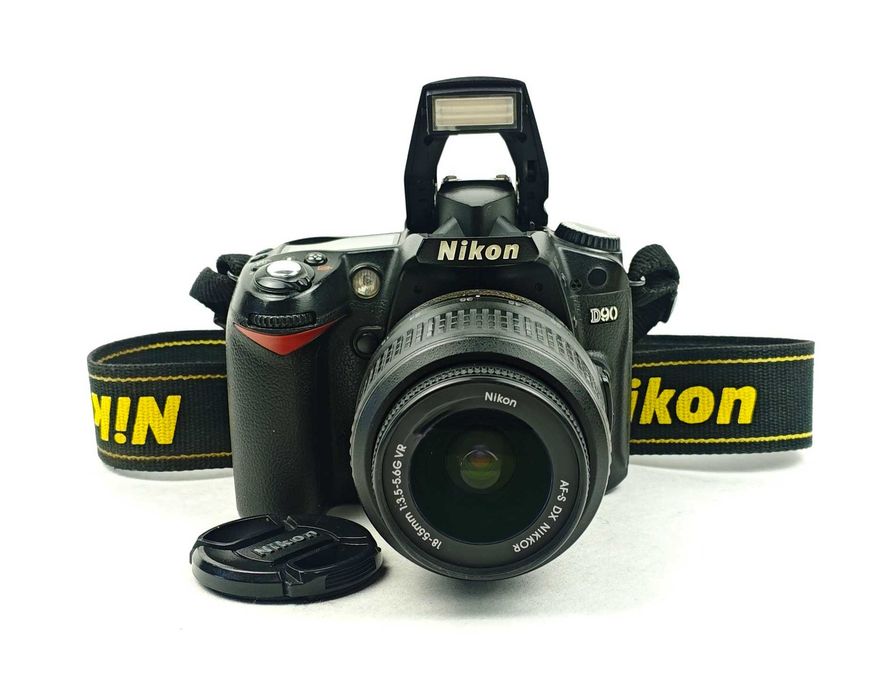 Дзеркальний фотоапарат Nikon D90 KIT 18-55мм 16Gb [