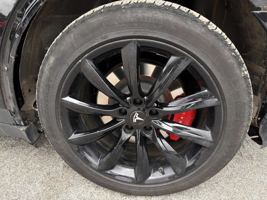 Tesla Model x 2020