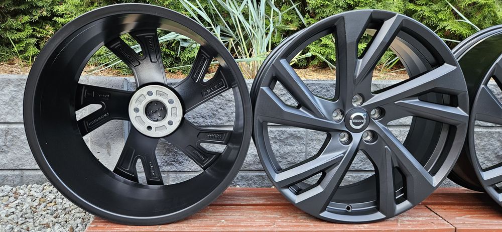 VOLVO XC40/ XC60  - felgi R-design- 20"