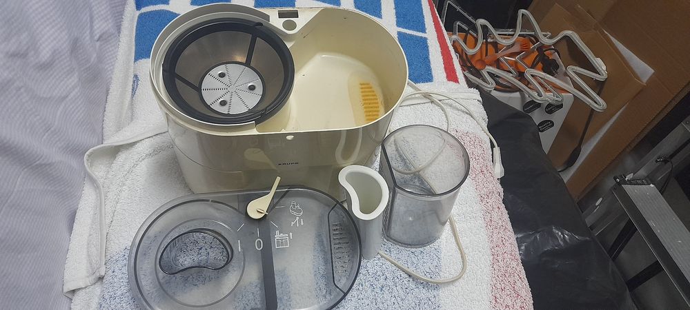 Máquina de sumos Krups438085119210967042
