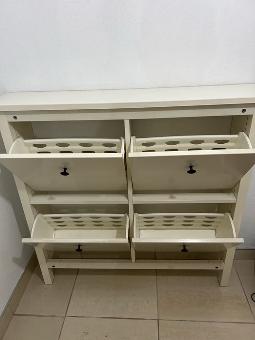 Sapateira em bom estado