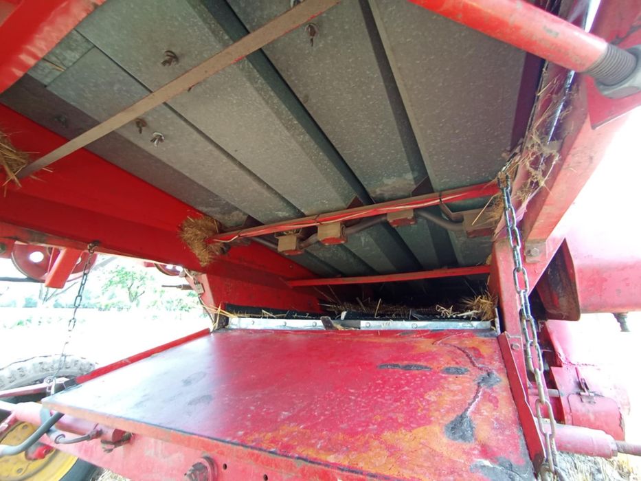 Kombajn zbożowy MF 487