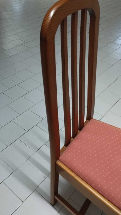 6 cadeiras de sala em pinho mel e foro em tecido