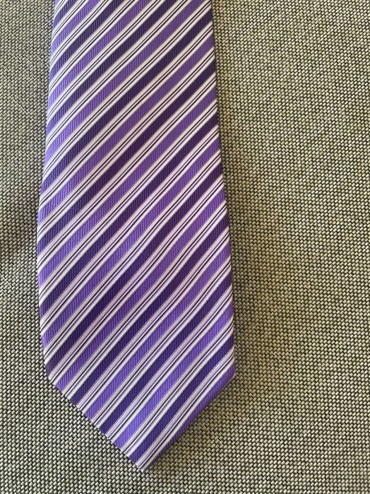 Gravatas em tons de roxo e lilás