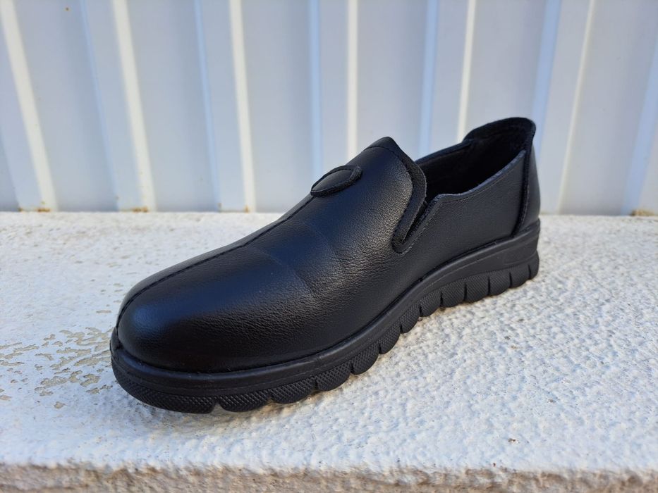 Vende se sapatos de pele n36 macios e leves