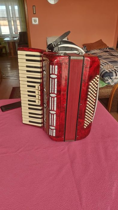 Akordeon Scandalli 80 basów super stan