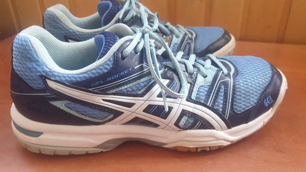 Кросівки  ASICS .   Оригінал.