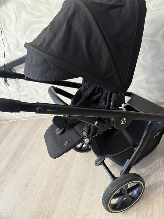 Продам коляску Cybex