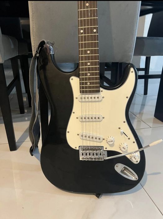 Guitarra elétrica e interface de audio +24 palhetas