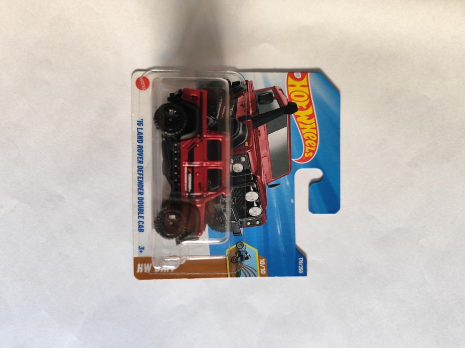 Hot Wheels '15 Land Rover Defender Double Cab