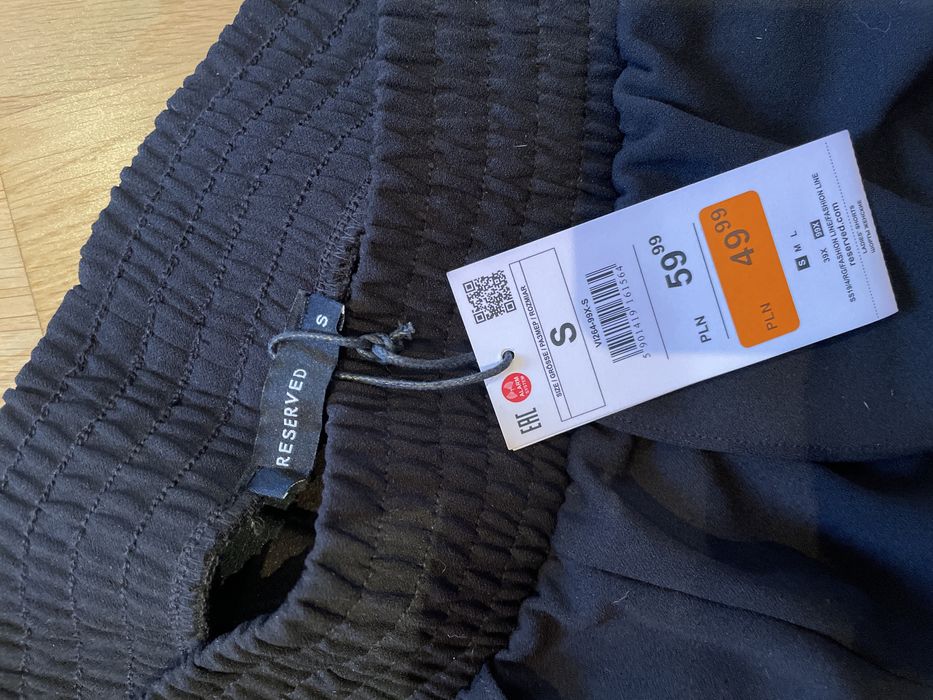 Nowe spodenki czarne reserved S