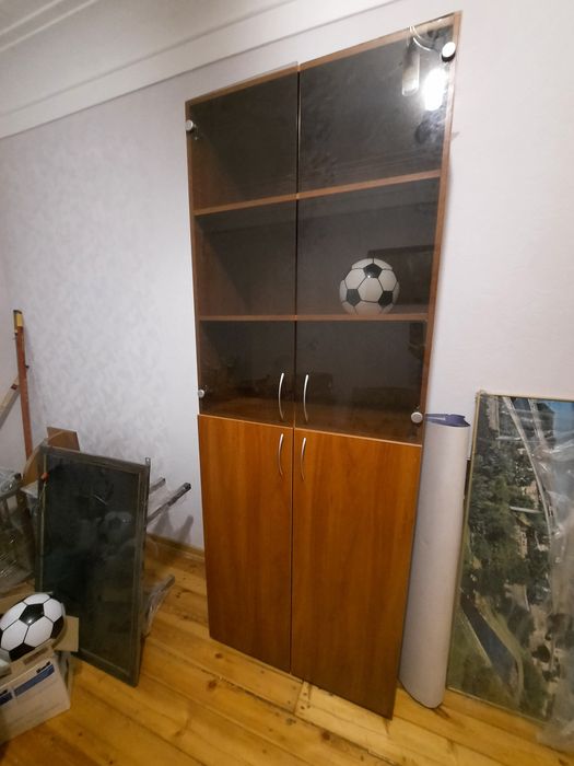 Вместительный офисный шкаф для документов