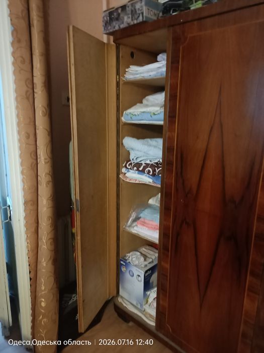 Добротна шафа ручної роботи
