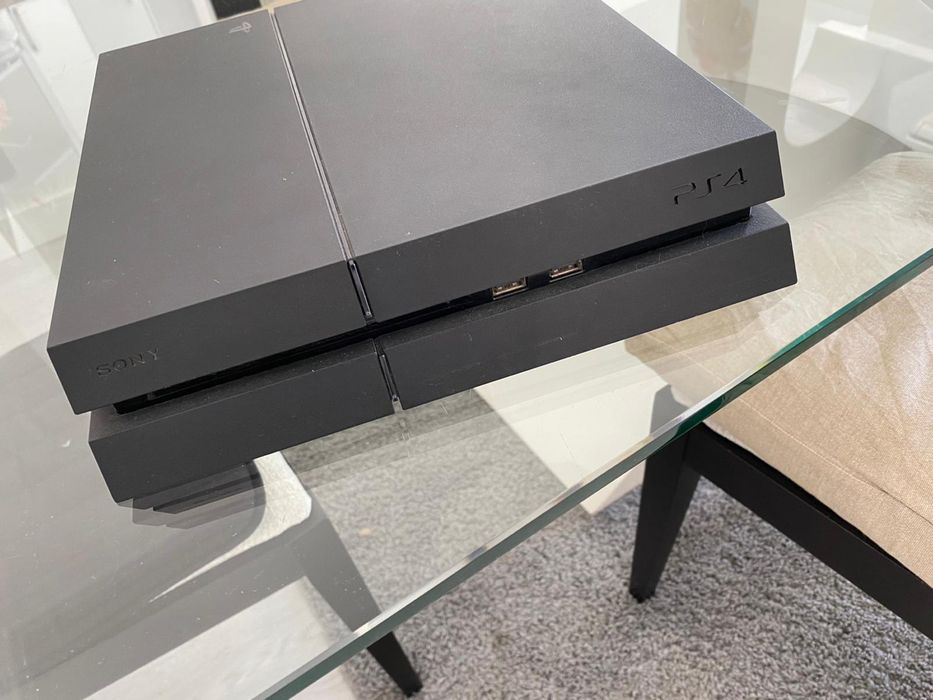 Ps4  - 1 TB Impecável