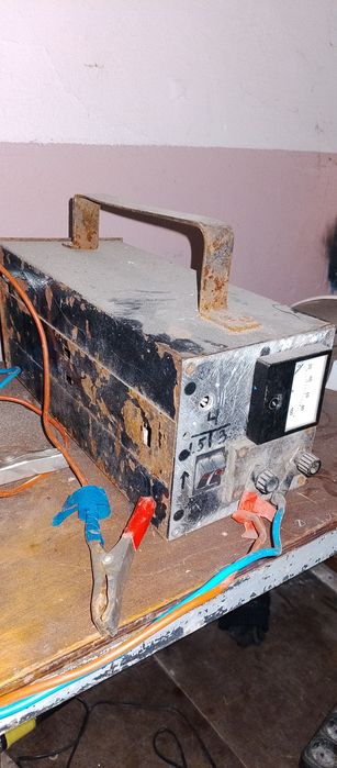 Зарядное устройство для автомобиля
