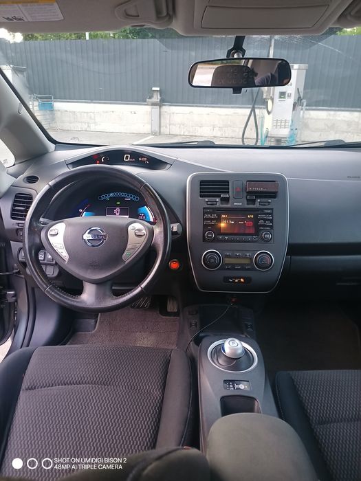 Продам nissan leaf