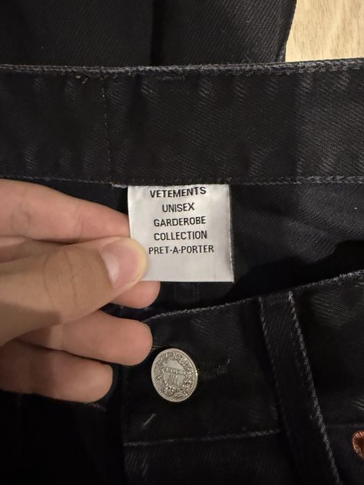 Vetements/Destroyed Baggy Jeans